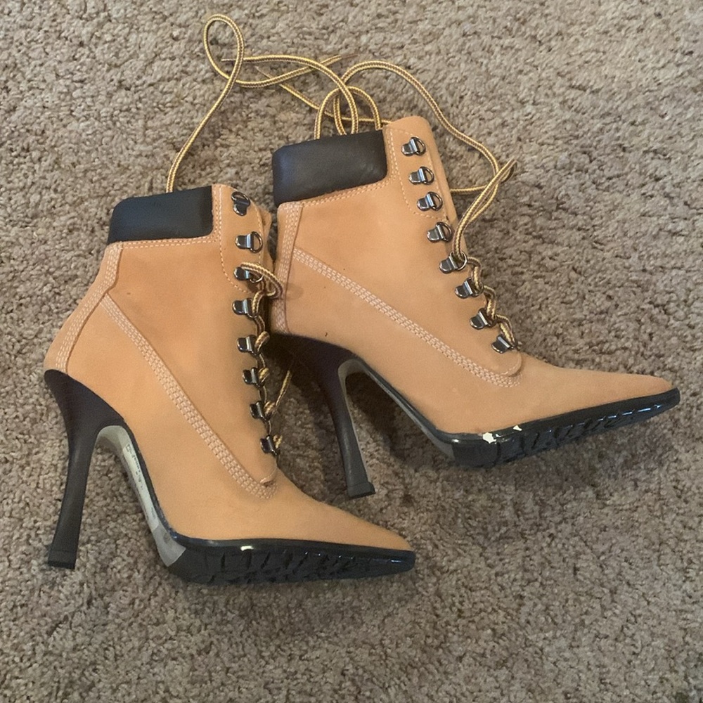 NWT boots